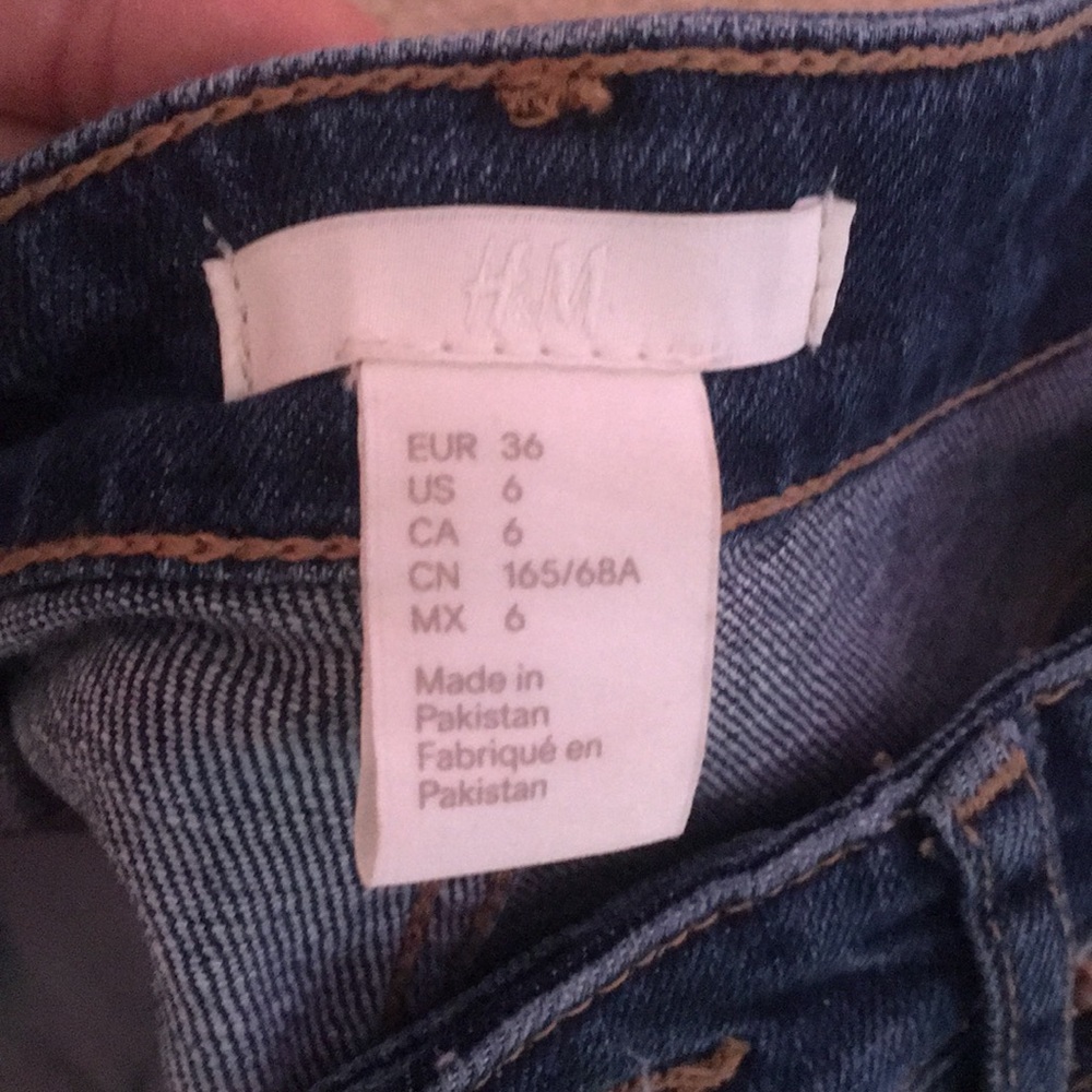 H&M Jean Shorts - Picture 3 of 3